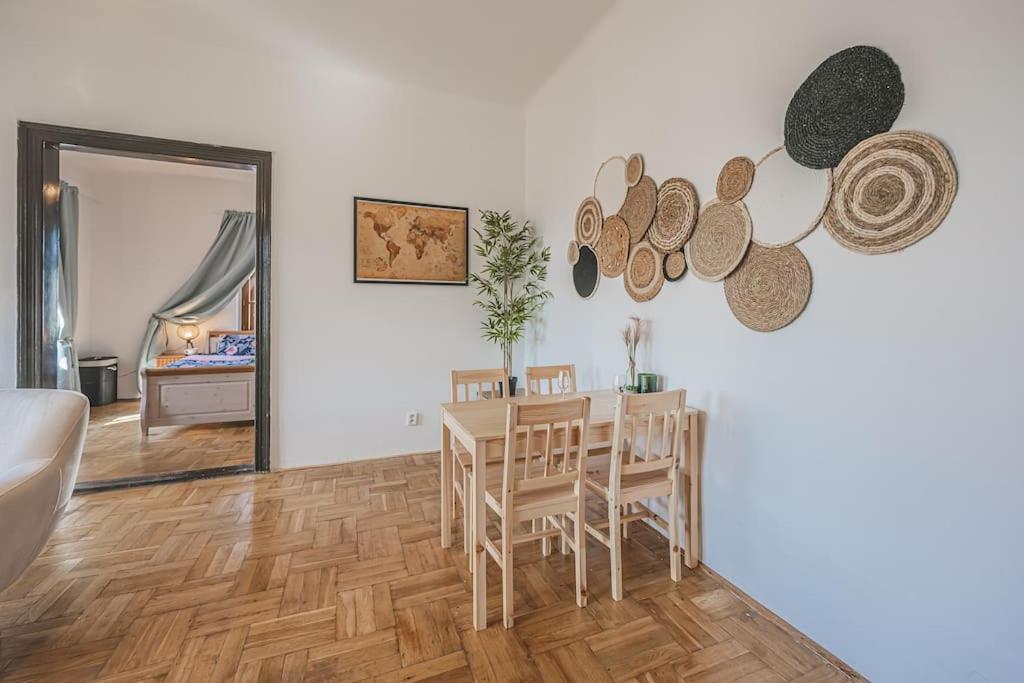 Carolina'S Romantic Apartment Hradec Králové Eksteriør billede