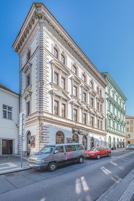 Carolina'S Romantic Apartment Hradec Králové Eksteriør billede